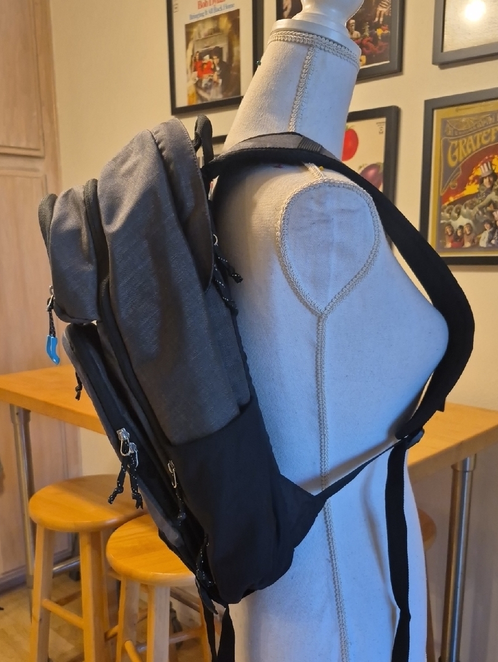 Thule Stravan Sweden Gray Backpack 16" Laptop - Picture 3 of 15